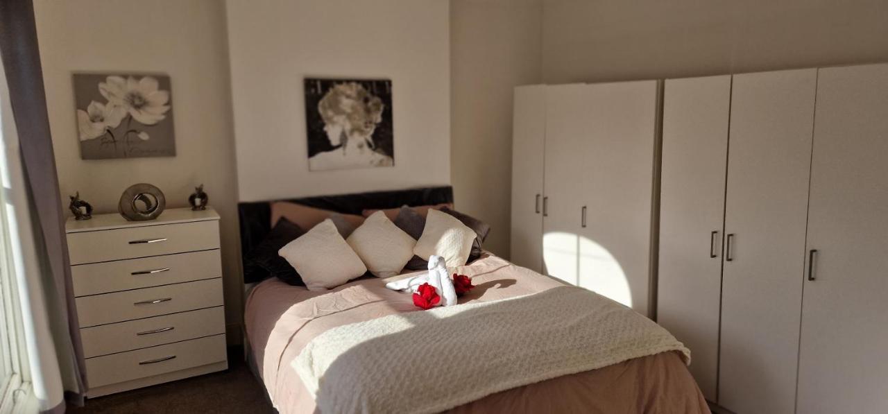 لندن Cultural Epicenter, 4 Bedroom, More To Do Than You Can Do! المظهر الخارجي الصورة