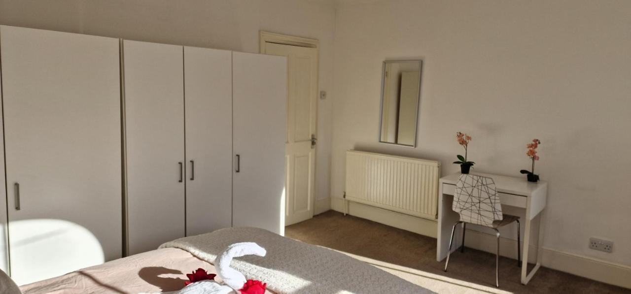 لندن Cultural Epicenter, 4 Bedroom, More To Do Than You Can Do! المظهر الخارجي الصورة